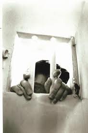 دانلود کارتحقیقی بررسی جرائم جوانان در حقوق جزا