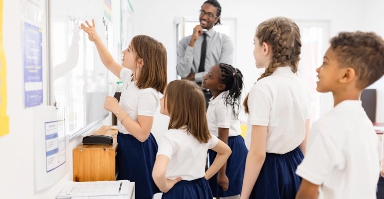 اهمیت یادگیری مشارکتی در پیشرفت تحصیلی دانش آموزان