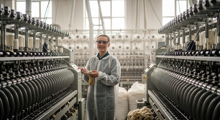 گزارش کارآموزی در شرکت نخ و ریسندگی پارس نخ